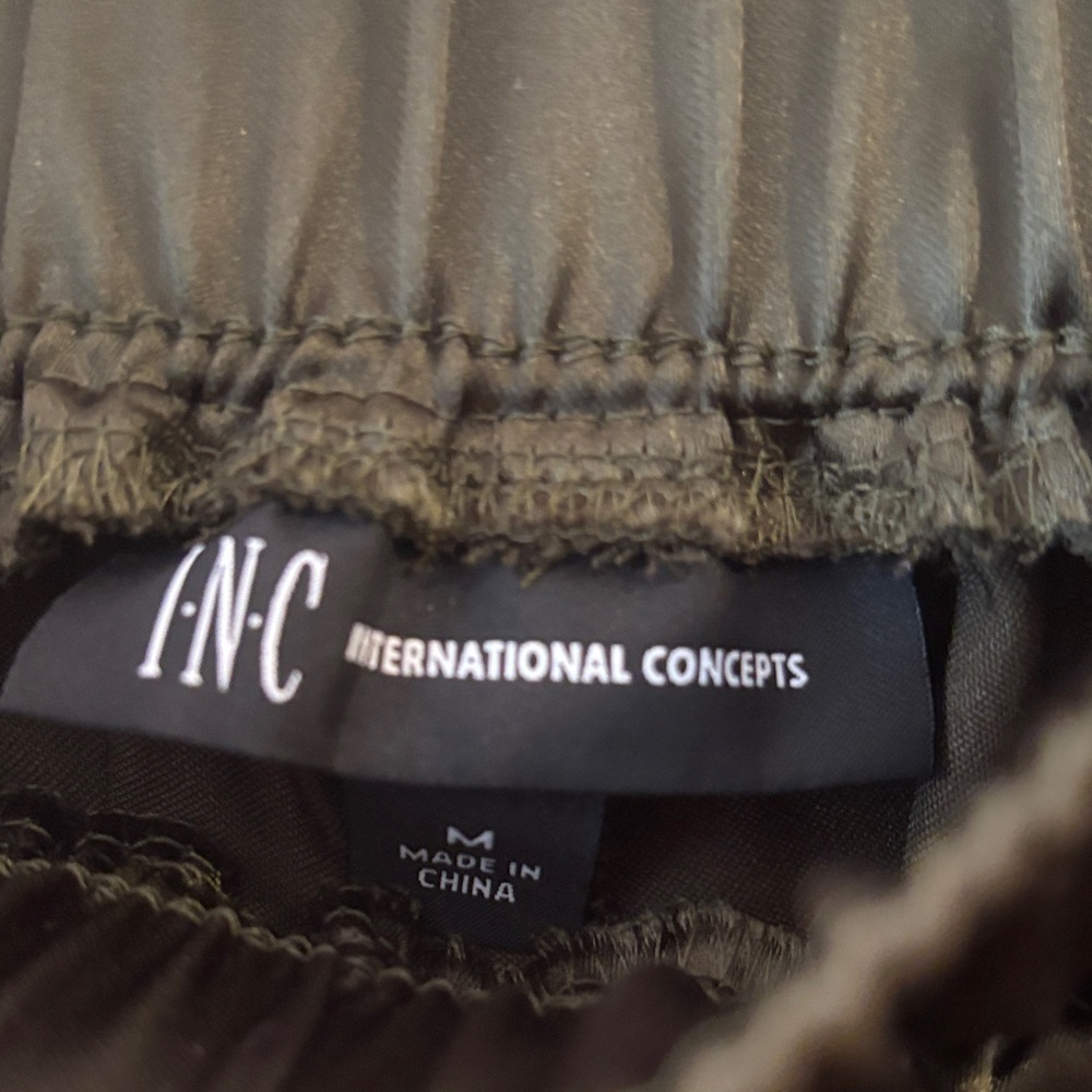 INC International Concepts Women's Olive Cargo Pants - Picture 5 of 7
